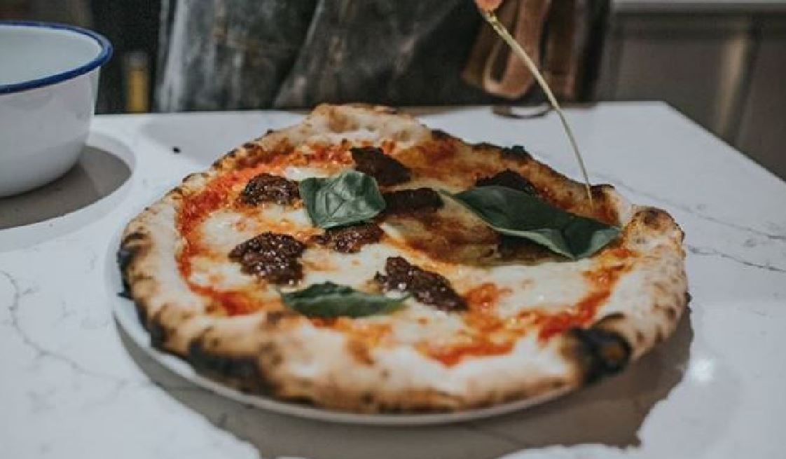 Les Deux Pizza Bar | Restaurants in Alderley Edge | Creative Tourist