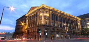 St George's Hall in Bradford at night