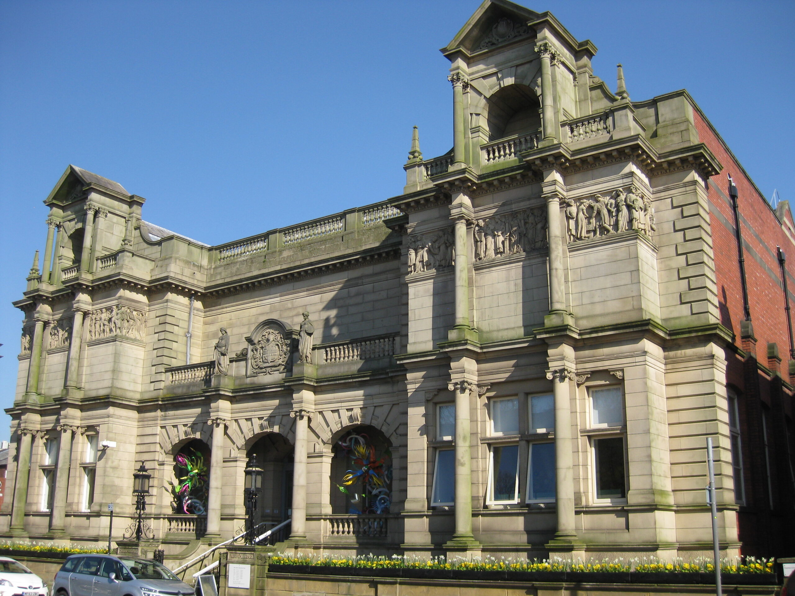 Bolton Museum, Art Gallery & Aquarium - Creative Tourist