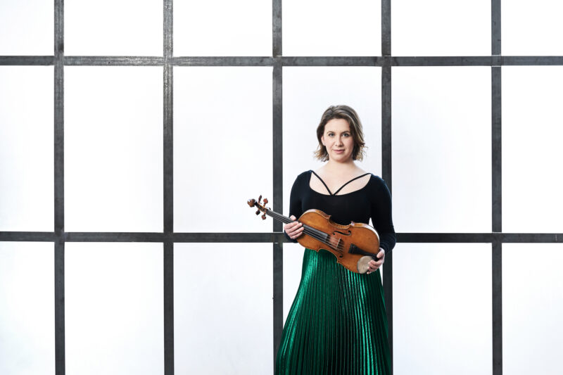 Chloë Hanslip, violin 