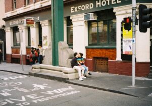 Harry Griffin – Kissing by the Exford, Melbourne, May 2023. Courtesy of the artist